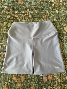 ALO Yoga High-Rise Bike Shorts in Light Lavender